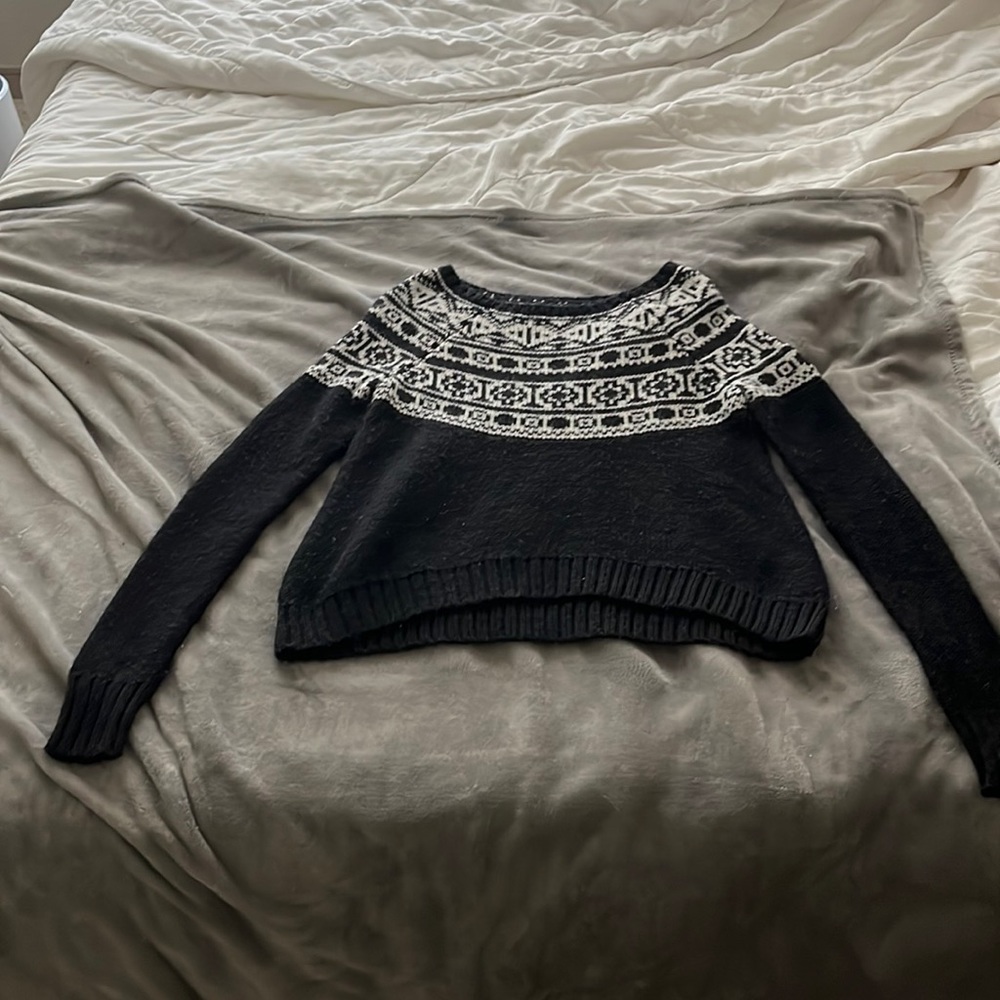 American Eagle Outfitters Black and White Sweater. Size: Small.